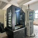 []佳瑞特8070雕铣机，新代系统，安川电机驱动，ER32主轴，24000转，三轴移动.